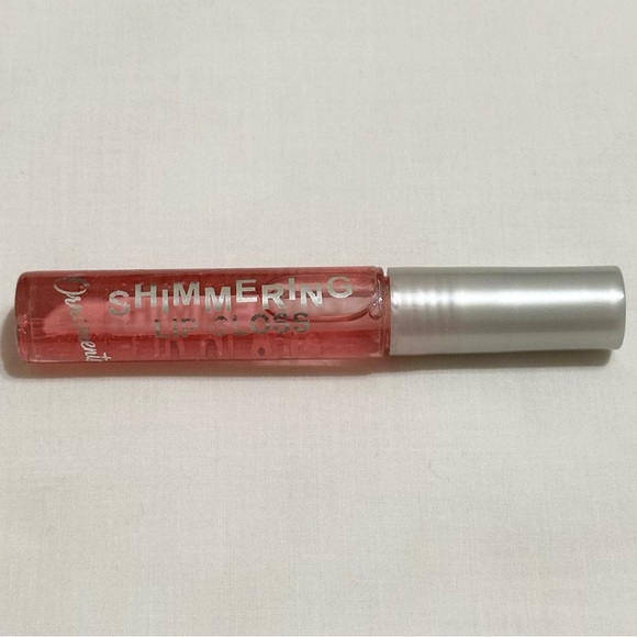 Ornaments Peppermint Shimmering Lip Gloss - Sheer Shiny Pink Flavored Lip Gloss - Picture 3 of 7